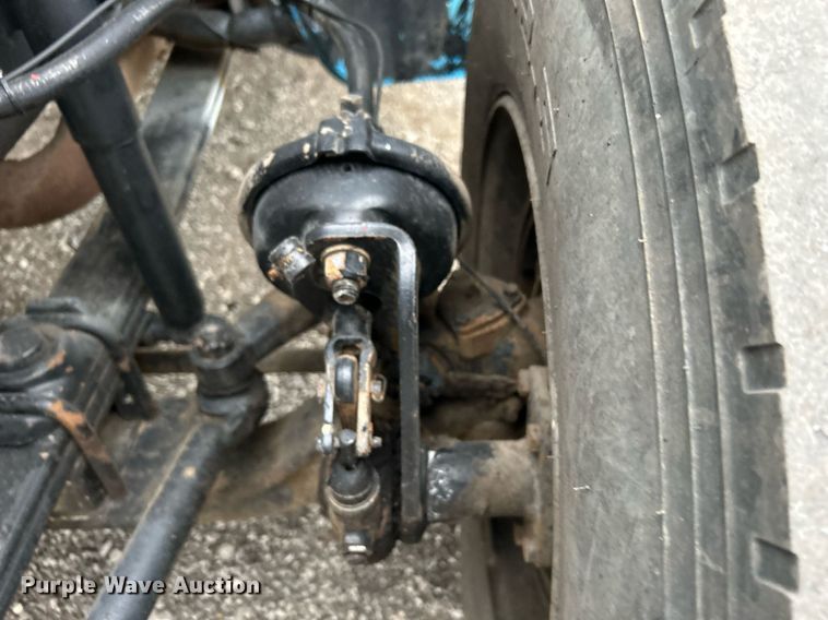 image for item KH9648 2003 Freightliner FL70  utility / service truck