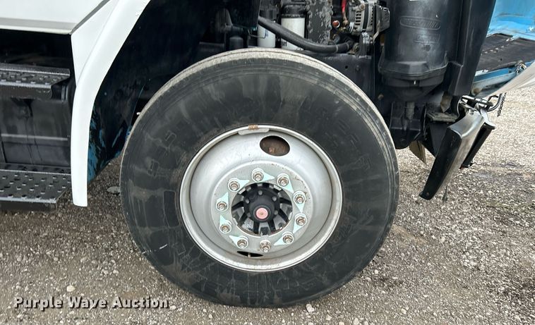 image for item KH9648 2003 Freightliner FL70  utility / service truck