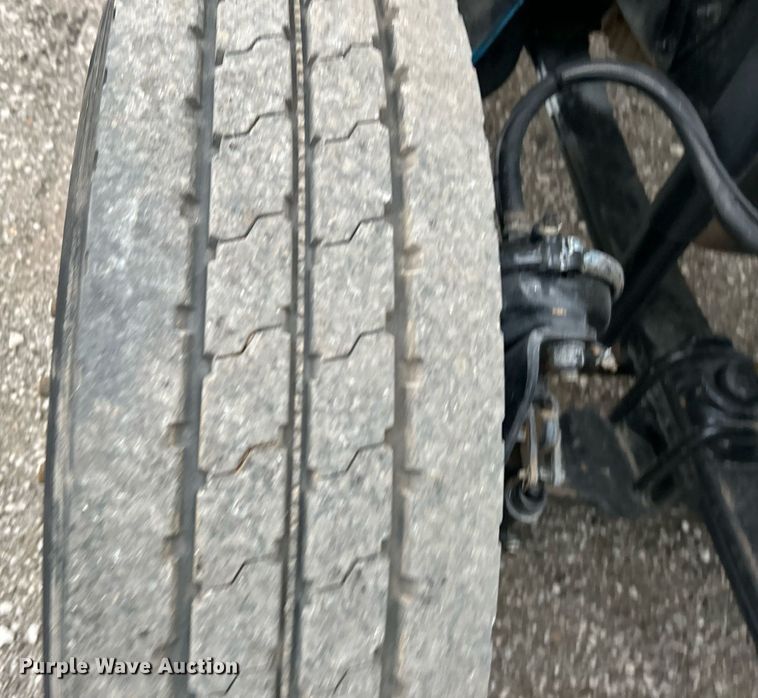 image for item KH9648 2003 Freightliner FL70  utility / service truck