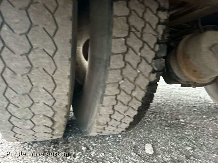 image for item KH9648 2003 Freightliner FL70  utility / service truck