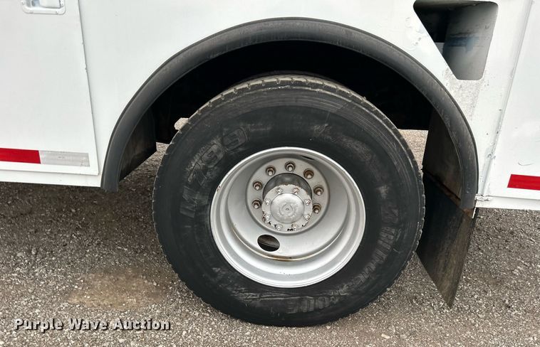 image for item KH9648 2003 Freightliner FL70  utility / service truck