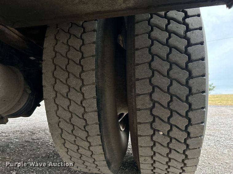 image for item KH9648 2003 Freightliner FL70  utility / service truck