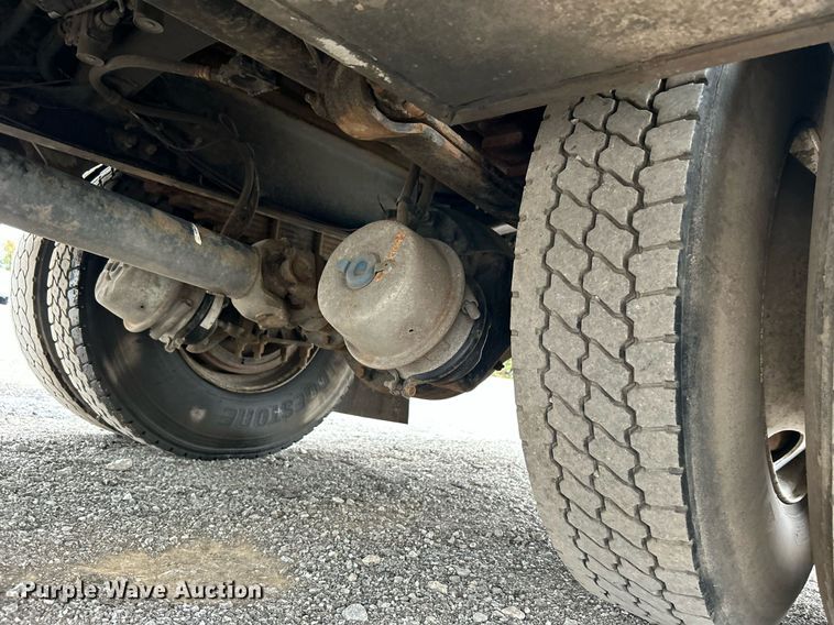 image for item KH9648 2003 Freightliner FL70  utility / service truck