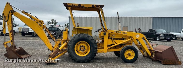image for item KH9650 Ford 420  backhoe