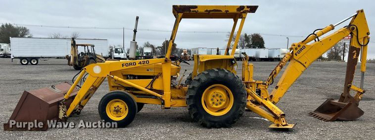 image for item KH9650 Ford 420  backhoe