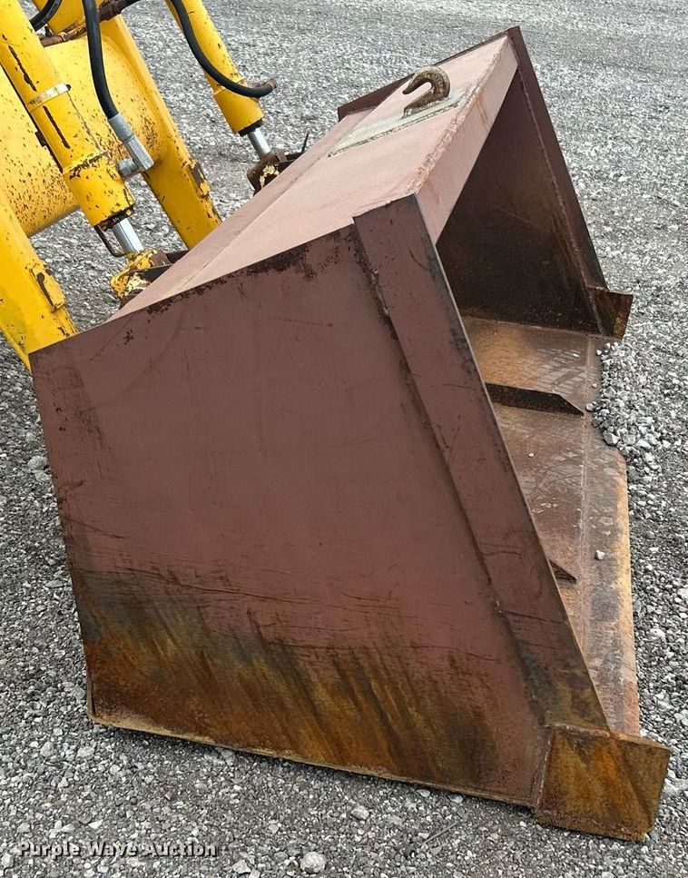 image for item KH9650 Ford 420  backhoe