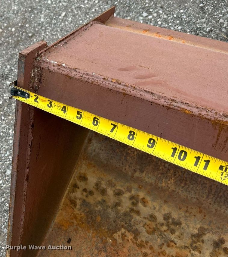 image for item KH9650 Ford 420  backhoe