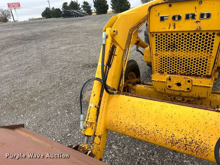 image for item KH9650 Ford 420  backhoe