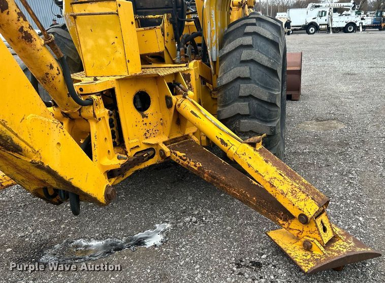 image for item KH9650 Ford 420  backhoe