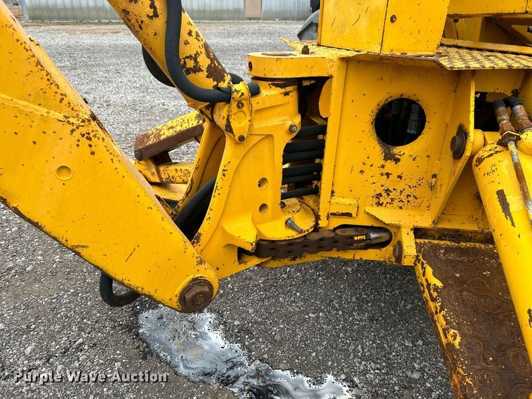 image for item KH9650 Ford 420  backhoe