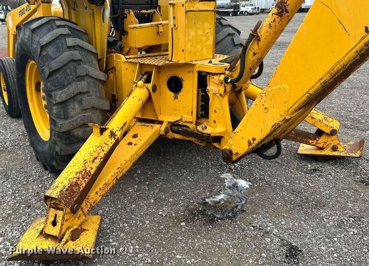 image for item KH9650 Ford 420  backhoe