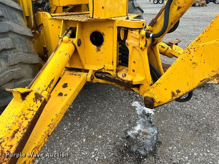 image for item KH9650 Ford 420  backhoe