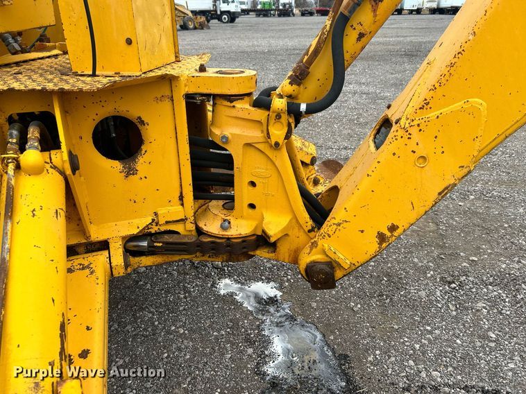 image for item KH9650 Ford 420  backhoe