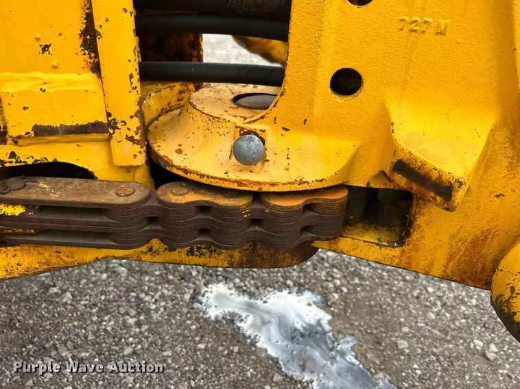 image for item KH9650 Ford 420  backhoe
