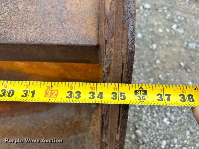 image for item KH9650 Ford 420  backhoe