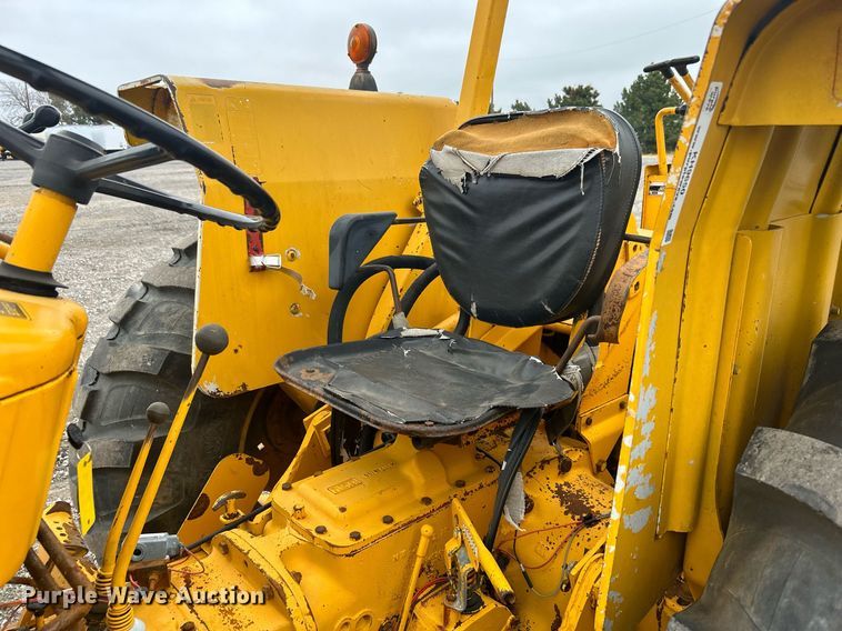 image for item KH9650 Ford 420  backhoe