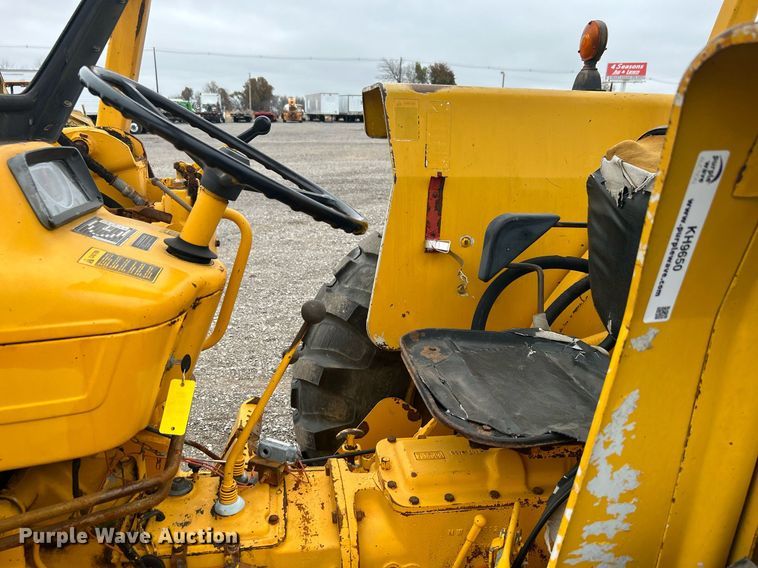 image for item KH9650 Ford 420  backhoe