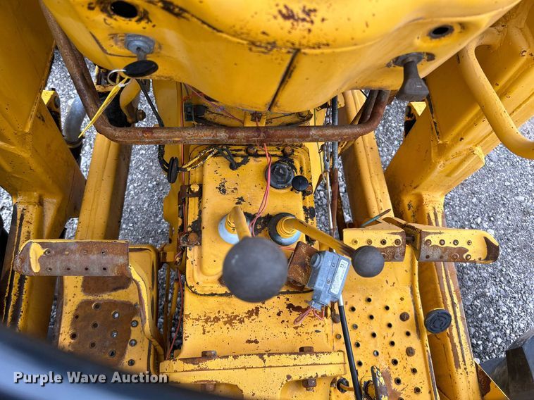 image for item KH9650 Ford 420  backhoe
