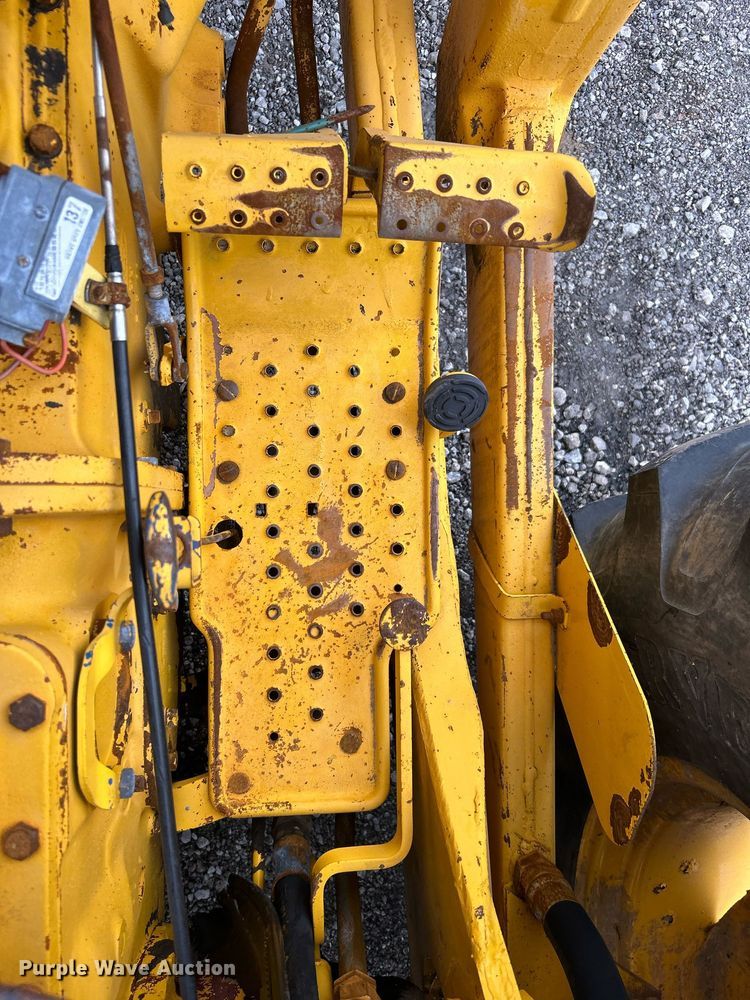 image for item KH9650 Ford 420  backhoe