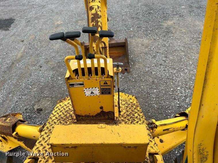 image for item KH9650 Ford 420  backhoe