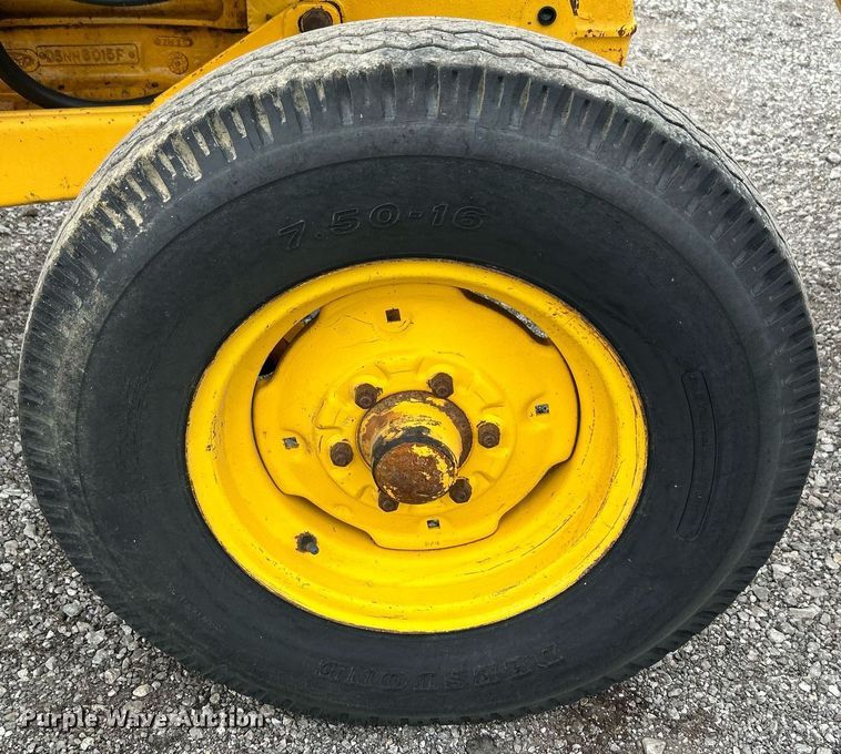 image for item KH9650 Ford 420  backhoe