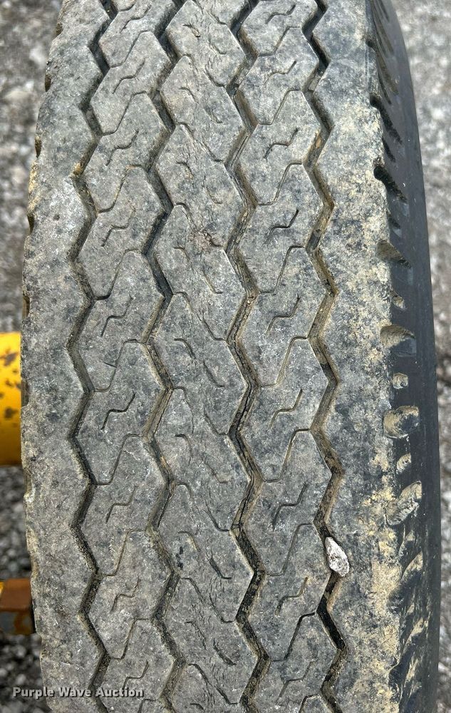 image for item KH9650 Ford 420  backhoe