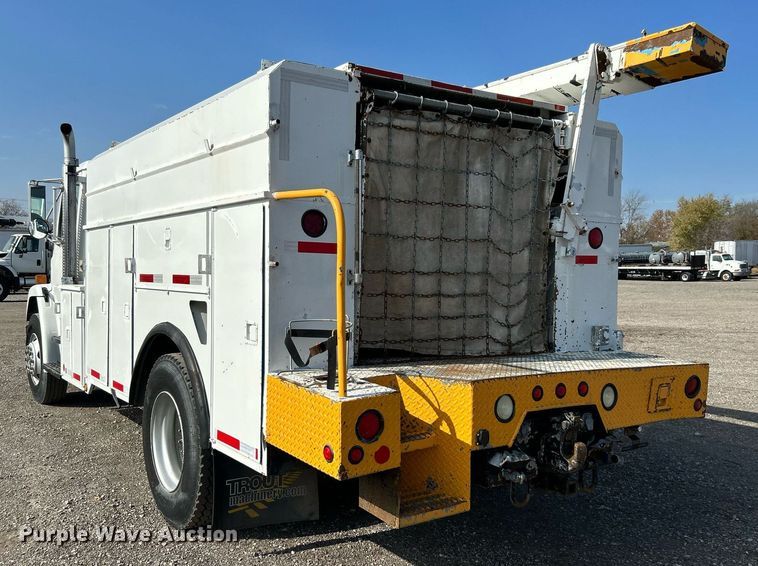 image for item KH9654 2000 Freightliner FL70  utility / service truck