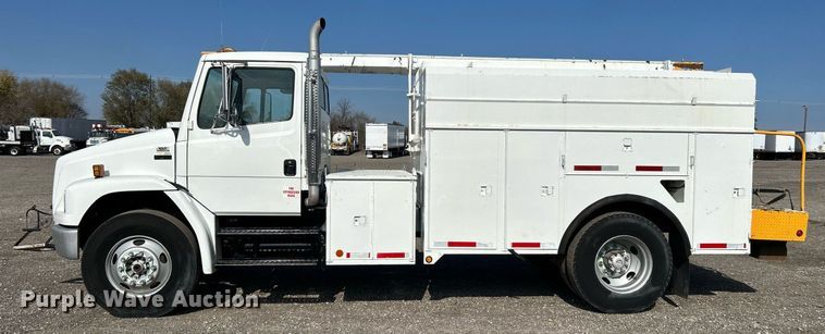 image for item KH9654 2000 Freightliner FL70  utility / service truck