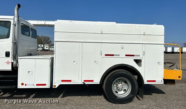 image for item KH9654 2000 Freightliner FL70  utility / service truck