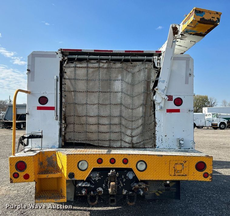 image for item KH9654 2000 Freightliner FL70  utility / service truck