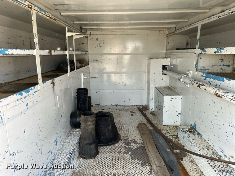 image for item KH9654 2000 Freightliner FL70  utility / service truck