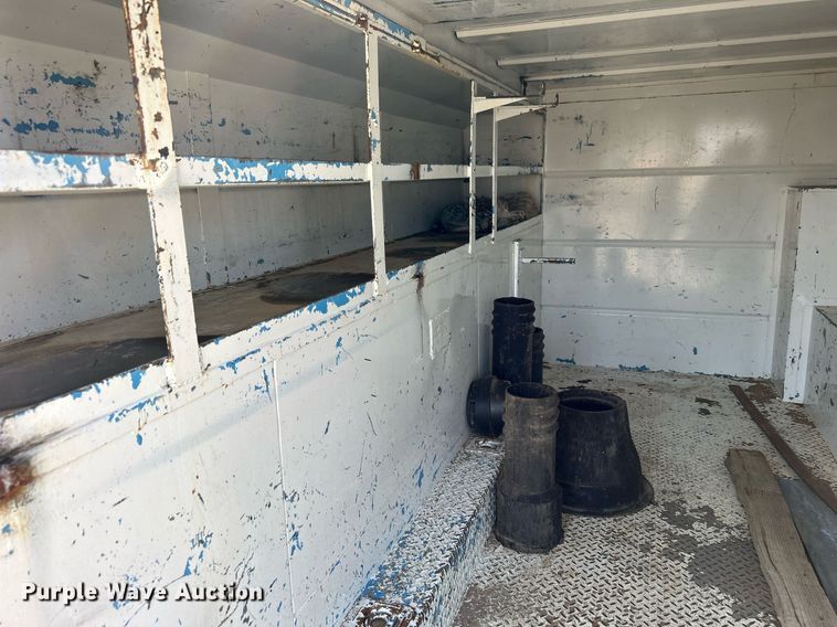 image for item KH9654 2000 Freightliner FL70  utility / service truck