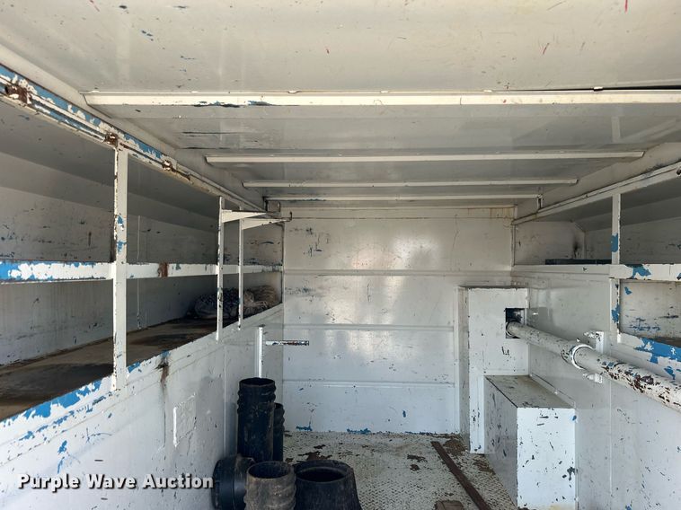 image for item KH9654 2000 Freightliner FL70  utility / service truck