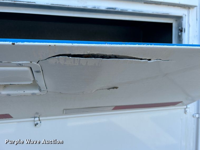 image for item KH9654 2000 Freightliner FL70  utility / service truck