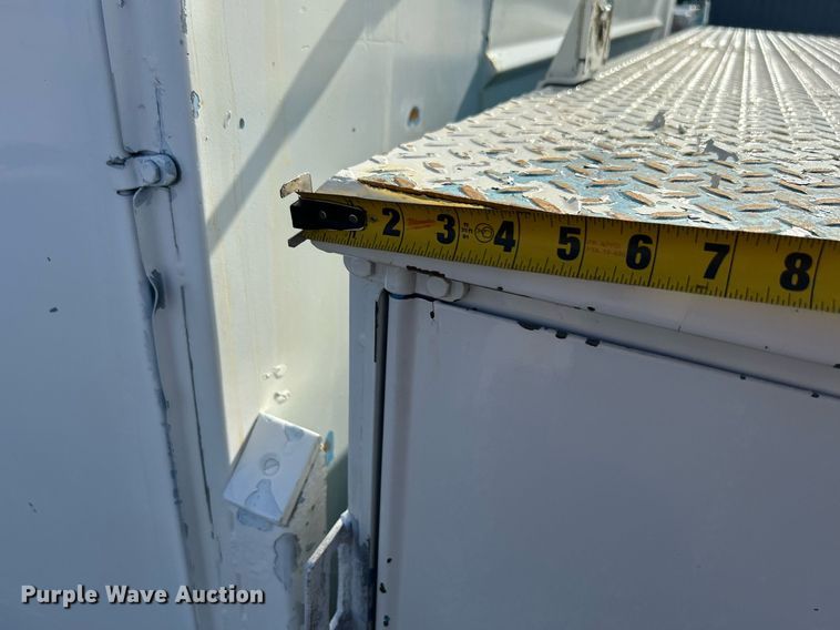 image for item KH9654 2000 Freightliner FL70  utility / service truck