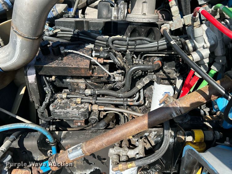 image for item KH9654 2000 Freightliner FL70  utility / service truck