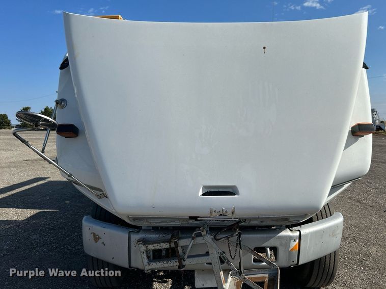 image for item KH9654 2000 Freightliner FL70  utility / service truck