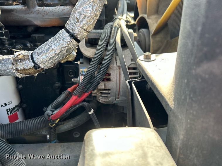 image for item KH9654 2000 Freightliner FL70  utility / service truck