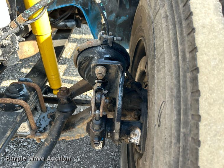 image for item KH9654 2000 Freightliner FL70  utility / service truck