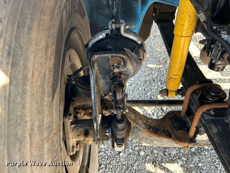 image for item KH9654 2000 Freightliner FL70  utility / service truck