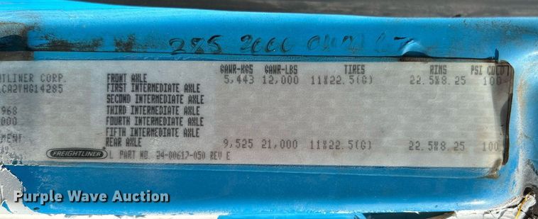 image for item KH9654 2000 Freightliner FL70  utility / service truck