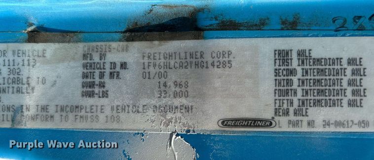 image for item KH9654 2000 Freightliner FL70  utility / service truck