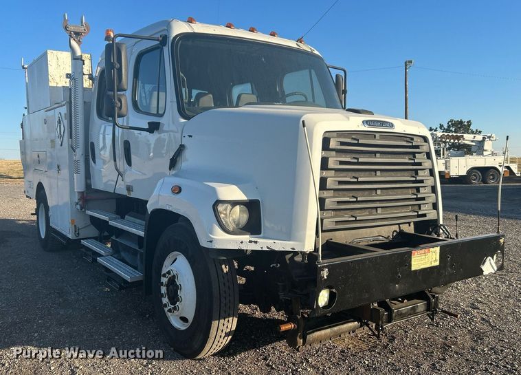 image for item KH9660 2013 Freightliner 108SD  utility / service truck