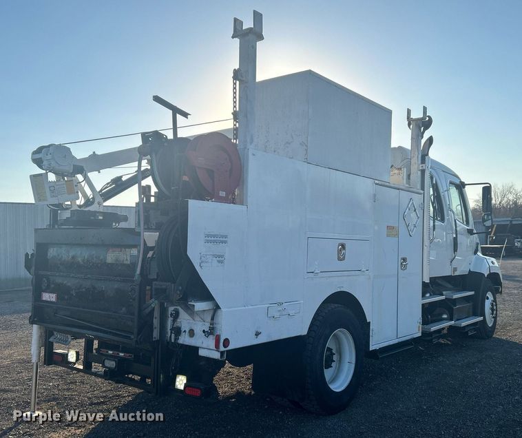 image for item KH9660 2013 Freightliner 108SD  utility / service truck