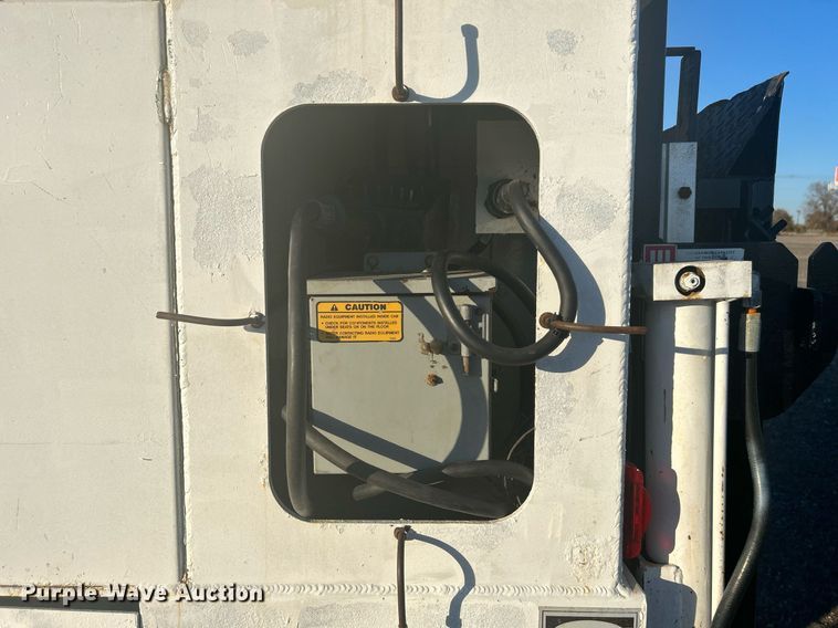 image for item KH9660 2013 Freightliner 108SD  utility / service truck