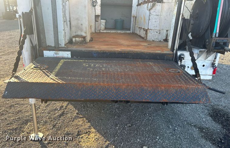 image for item KH9660 2013 Freightliner 108SD  utility / service truck