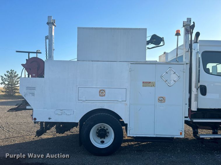 image for item KH9660 2013 Freightliner 108SD  utility / service truck