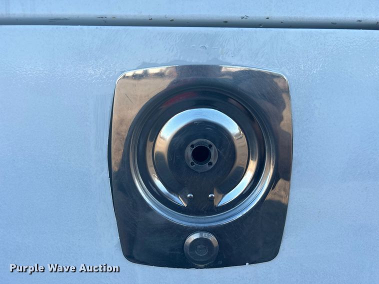 image for item KH9660 2013 Freightliner 108SD  utility / service truck