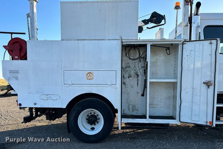 image for item KH9660 2013 Freightliner 108SD  utility / service truck