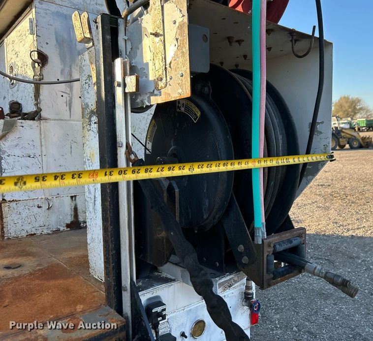 image for item KH9660 2013 Freightliner 108SD  utility / service truck